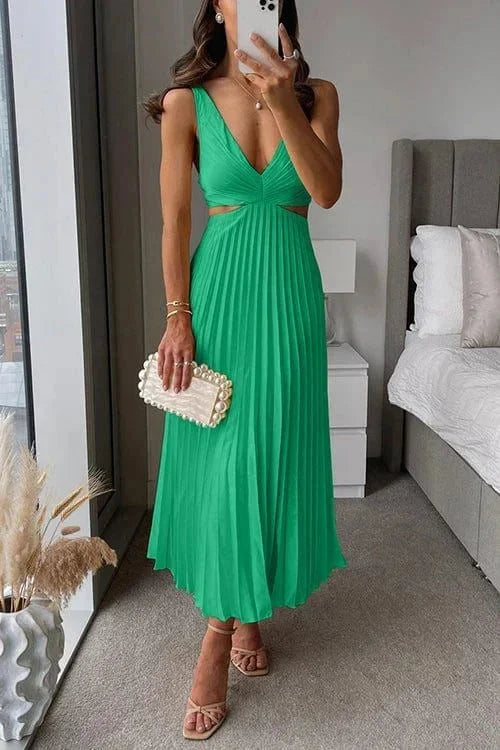 Noelle Pleated Maxi Dress with Deep V-Neckline - Green